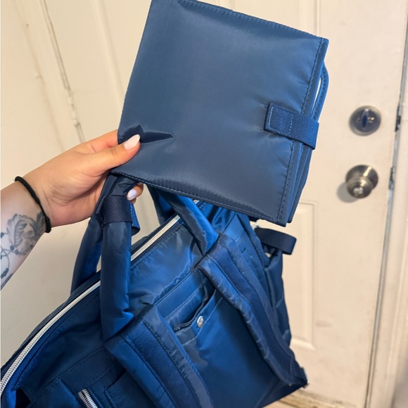 Itzy Ritzy Dream Convertible Diaper bag tote - Picture 3 of 4